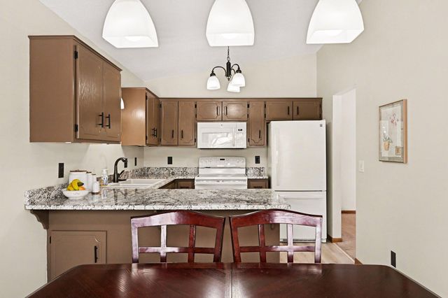 851 Sherwood Road, Shoreview, MN 55126