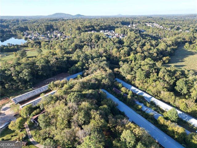 4592 Waters Road, Woodstock, GA 30188