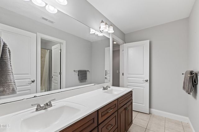 7621 Kensington Manor Lane, Wake Forest, NC 27587