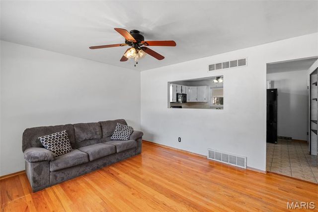 12068 Charleston Drive, Maryland Heights, MO 63043