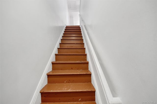 952 E 217th Street, Bronx, NY 10469