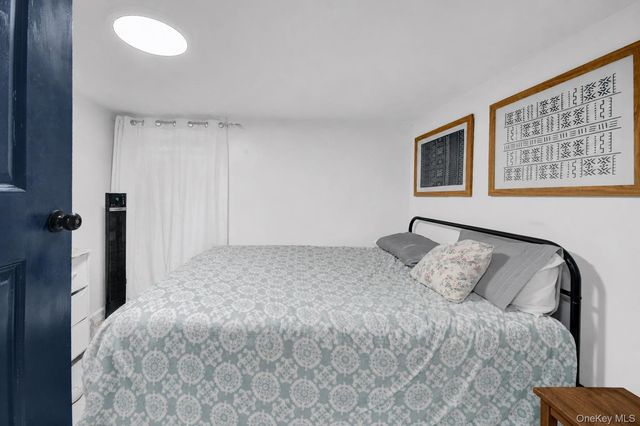 952 E 217th Street, Bronx, NY 10469