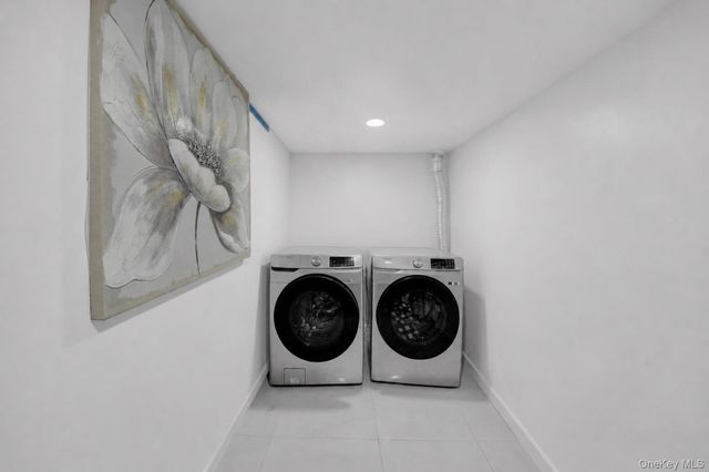 952 E 217th Street, Bronx, NY 10469