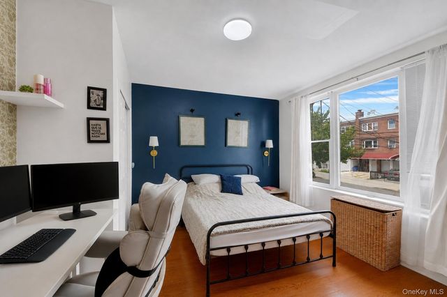 952 E 217th Street, Bronx, NY 10469