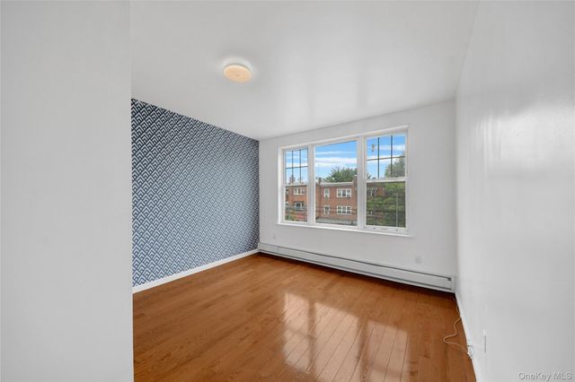 952 E 217th Street, Bronx, NY 10469