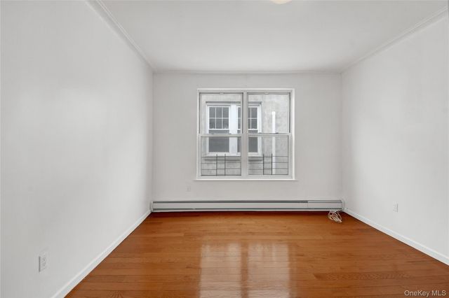 952 E 217th Street, Bronx, NY 10469