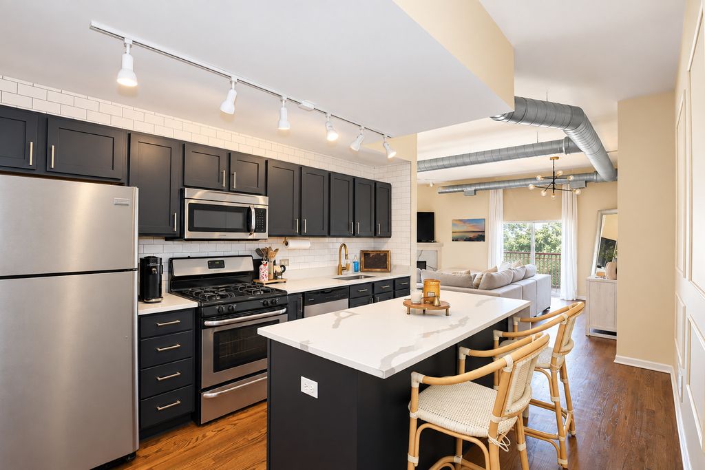 2356 N Elston Court 403, Chicago, IL 60614 — photo 3