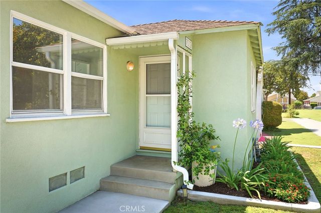 7012 Natick Avenue, Van Nuys, CA 91405