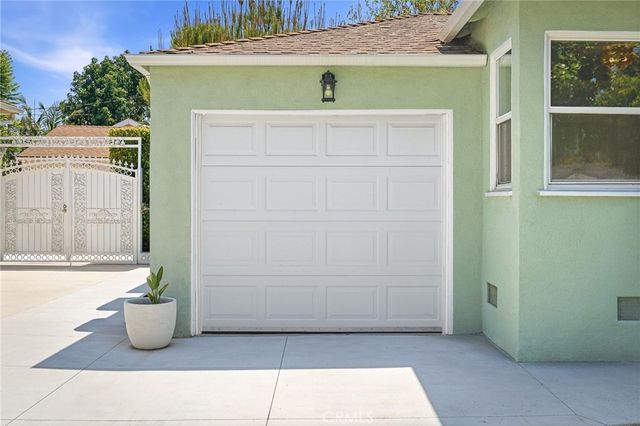 7012 Natick Avenue, Van Nuys, CA 91405