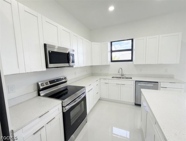 4229 NW 32nd ST, Cape Coral, FL 33993
