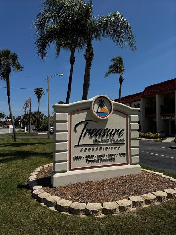 10365 PARADISE BOULEVARD 9, Treasure Island, FL 33706