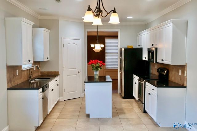 2903 Magnolia Park Drive, Owens Cross Roads, AL 35763