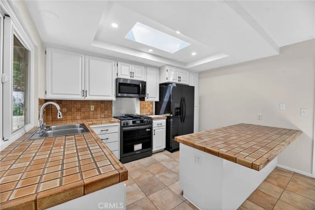 449 Hillway Drive, Vista, CA 92084