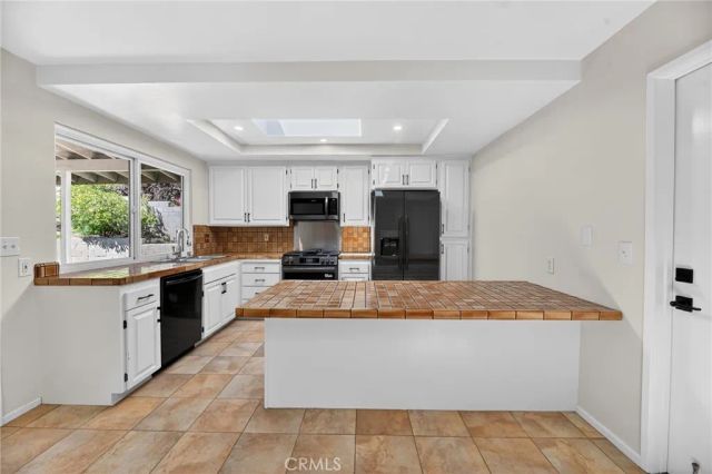 449 Hillway Drive, Vista, CA 92084