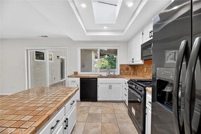 449 Hillway Drive, Vista, CA 92084