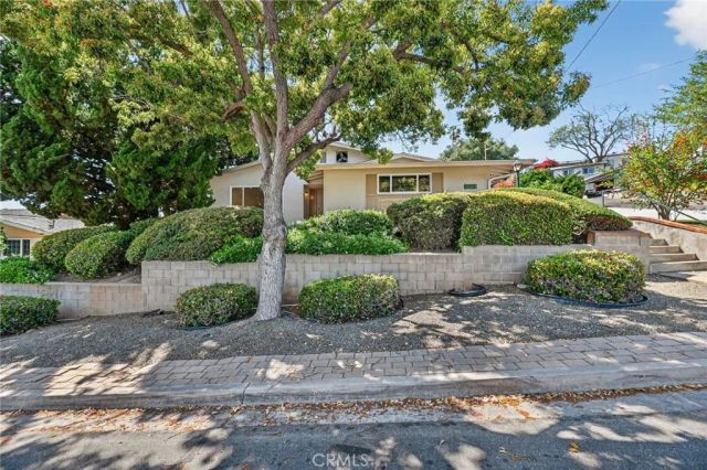 449 Hillway Drive, Vista, CA 92084