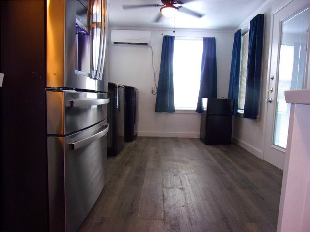 2722 Greenwood Dr, Corpus Christi, TX 78405