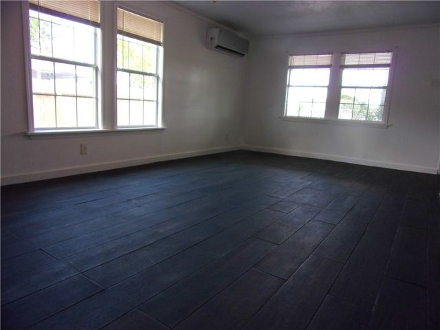 2722 Greenwood Dr, Corpus Christi, TX 78405