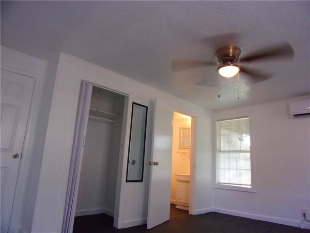 2722 Greenwood Dr, Corpus Christi, TX 78405