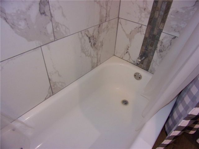 2722 Greenwood Dr, Corpus Christi, TX 78405