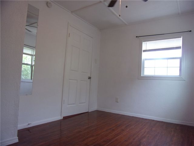 2722 Greenwood Dr, Corpus Christi, TX 78405