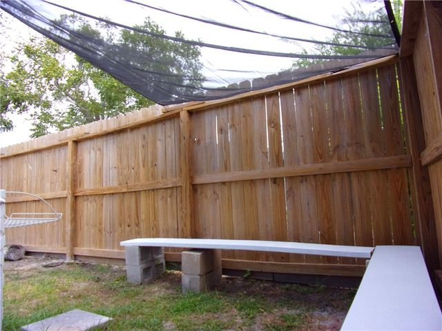 2722 Greenwood Dr, Corpus Christi, TX 78405