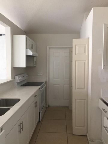 8444 SE Date Street, Hobe Sound, FL 33455