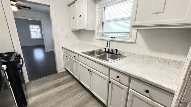 5041 Angnes Street, Kansas City, MO 64130