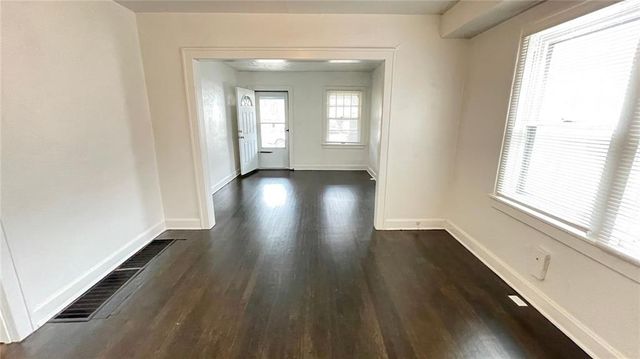 5041 Angnes Street, Kansas City, MO 64130