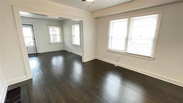 5041 Angnes Street, Kansas City, MO 64130