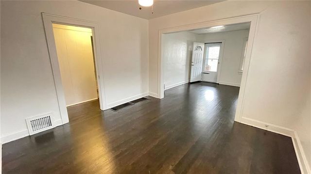 5041 Angnes Street, Kansas City, MO 64130