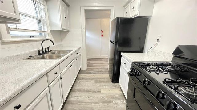 5041 Angnes Street, Kansas City, MO 64130