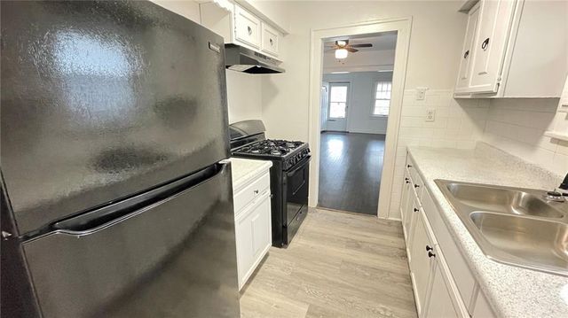 5041 Angnes Street, Kansas City, MO 64130