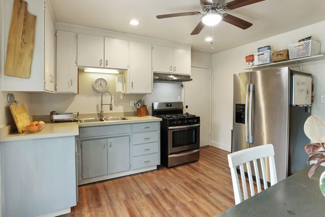134 E Washington St, Ripon, CA 95366