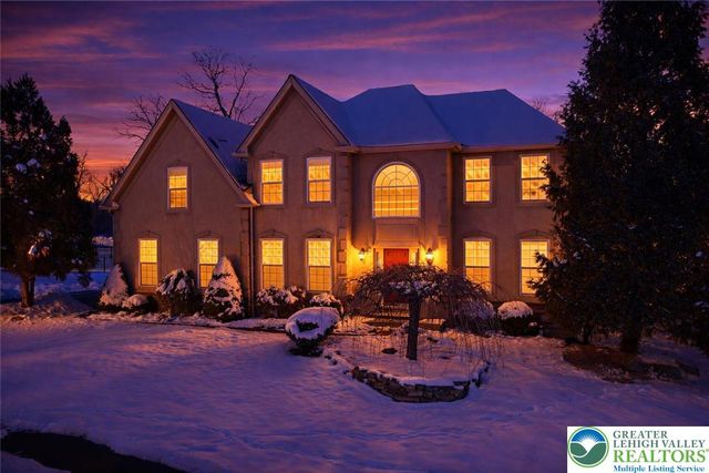 4985 Curly Horse Drive, Upper Saucon Twp, PA 18034