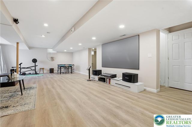 4985 Curly Horse Drive, Upper Saucon Twp, PA 18034