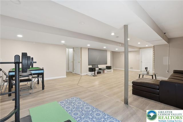 4985 Curly Horse Drive, Upper Saucon Twp, PA 18034