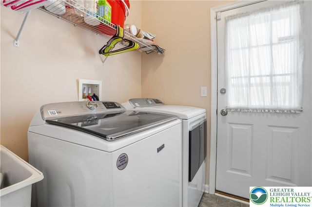 4985 Curly Horse Drive, Upper Saucon Twp, PA 18034