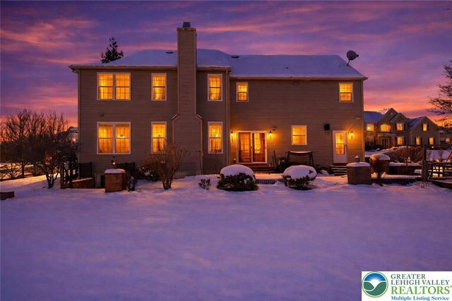 4985 Curly Horse Drive, Upper Saucon Twp, PA 18034