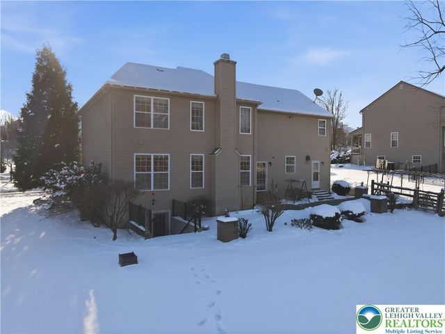 4985 Curly Horse Drive, Upper Saucon Twp, PA 18034