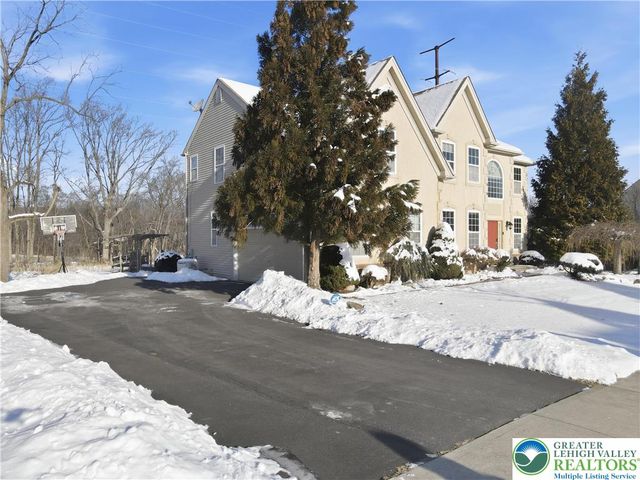 4985 Curly Horse Drive, Upper Saucon Twp, PA 18034