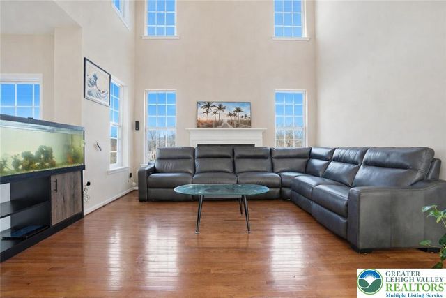 4985 Curly Horse Drive, Upper Saucon Twp, PA 18034