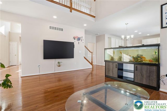 4985 Curly Horse Drive, Upper Saucon Twp, PA 18034