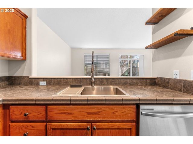 17257 Sw BERKELEY Ln, Beaverton, OR 97003