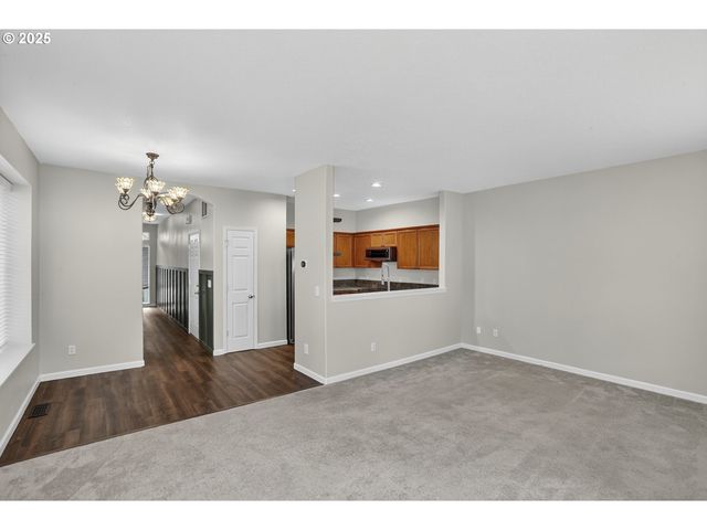 17257 Sw BERKELEY Ln, Beaverton, OR 97003