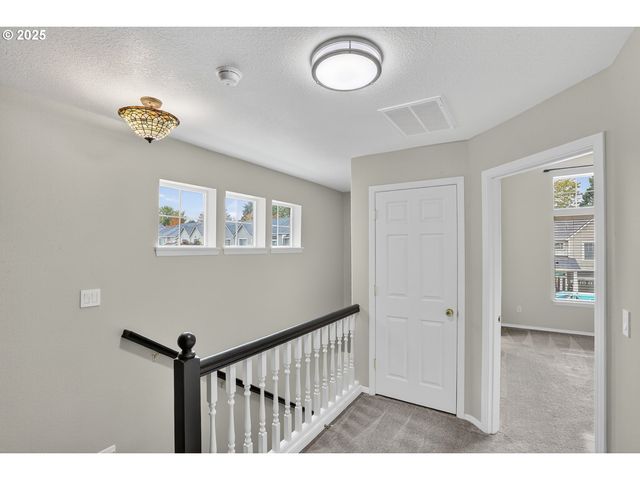 17257 Sw BERKELEY Ln, Beaverton, OR 97003