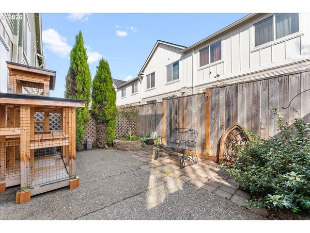 17257 Sw BERKELEY Ln, Beaverton, OR 97003