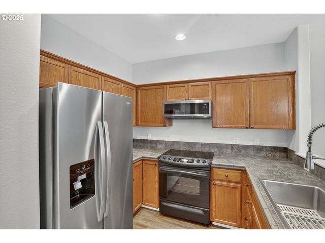 17257 Sw BERKELEY Ln, Beaverton, OR 97003