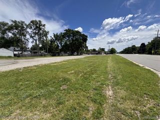 4050 W Walton Blvd, Waterford Charter Township, MI 48329