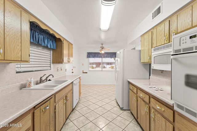 10733 W Saratoga Circle, Sun City, AZ 85351